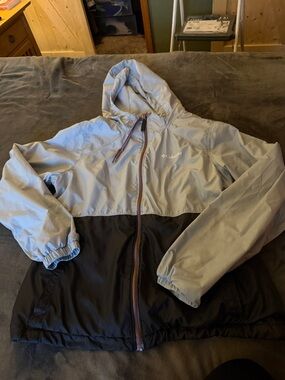 Columbia Two-Tone Hooded Windbreaker - Light blue & grey